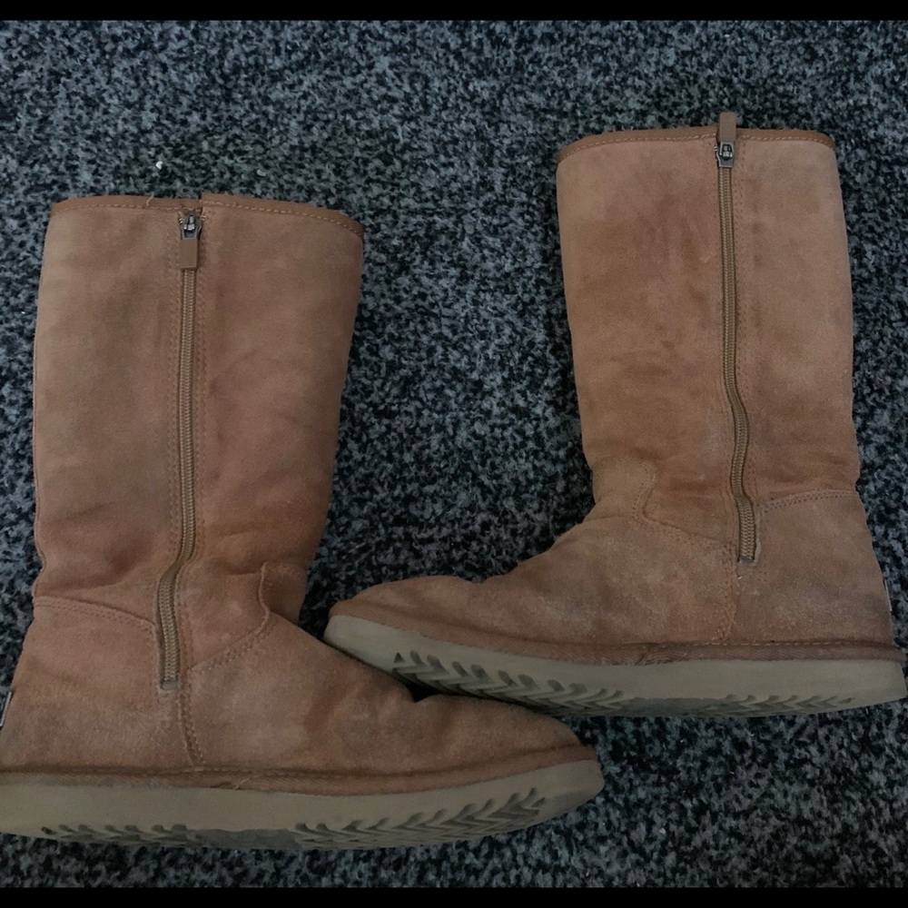 UGG CLASSIC CHESTNUT ZIP UP BOOT